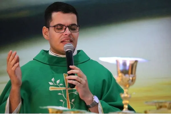 Após denúncias de assédio, padre renuncia a cargo em igreja de MT