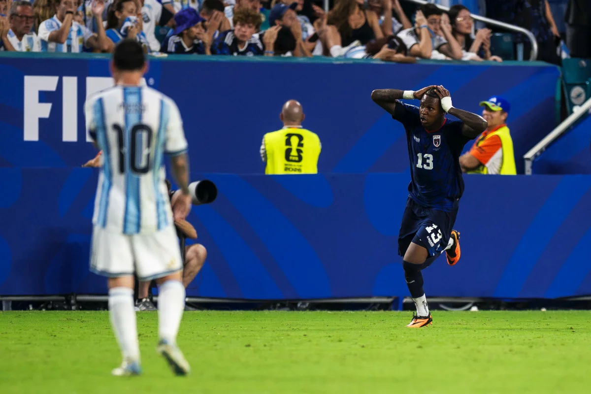 Sidny Cabral agradece torcida após prêmio de gol mais bonito da Copa - imagem 1 Sidny Cabral agradece torcida após prêmio de gol mais bonito da Copa - imagem 1