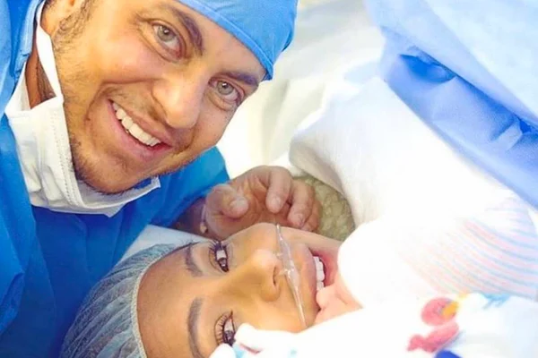 Carlos Bolsonaro posta foto de Thammy e Gretchen rebate: “Bossal”