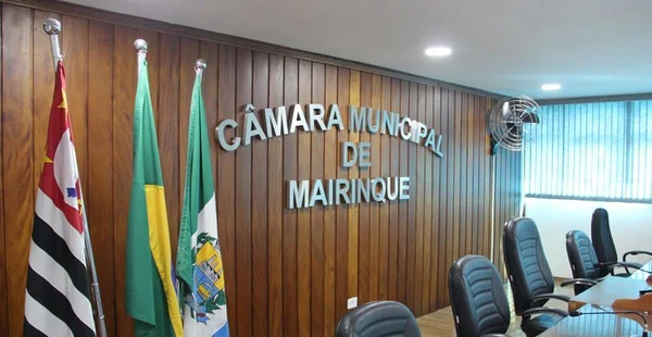 Fotografia colorida da Câmara Municipal de Mairinque