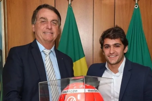 Após receber patrocínio de R$ 9,4 mi, Pietro Fittipaldi visita Bolsonaro