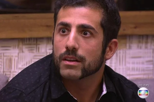 Fã acusa Globo de usar figurante como parente de Kaysar em Paredão