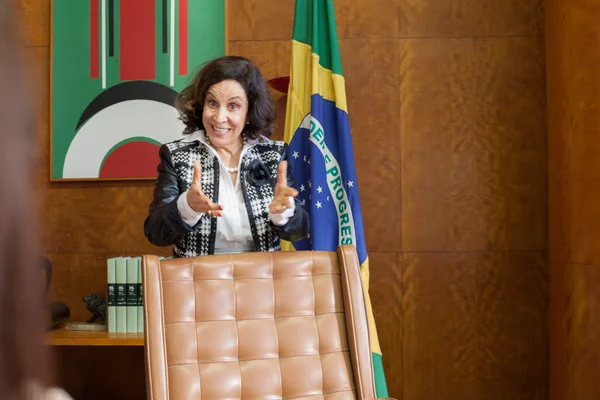 “House of Cards” adaptado para uma novela das sete