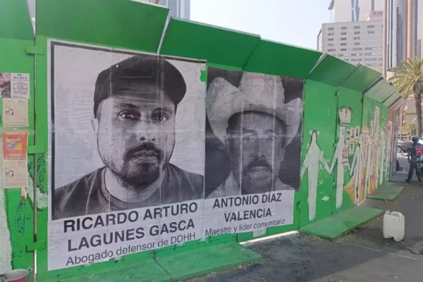 Cartazes dos rostos de ativistas desaparecidos no México. Ternium foi denunciada pelo episódio na ONU