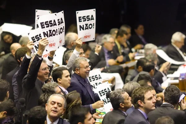 “Agiotagem”, diz oposição sobre pacote Mais Brasil de Guedes
