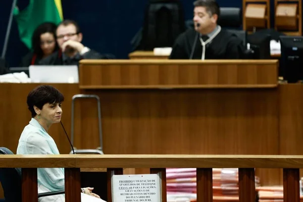 Adriana: “A vida me deu um tropeção e meus pais foram assassinados”