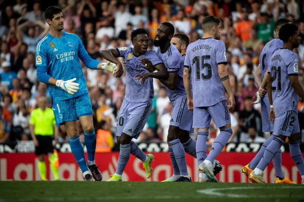Real Madrid culpa chefe da federação por ofensas racistas contra Vini