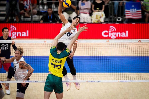 Brasil perde para os EUA na VNL masculina e classificação é adiada