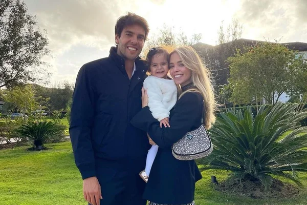 Kaká e Carol Dias