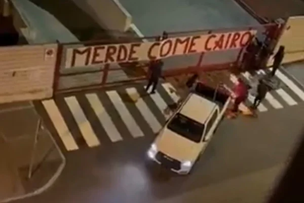 Print de um vídeo dos torcedores do Torino - Metrópoles
