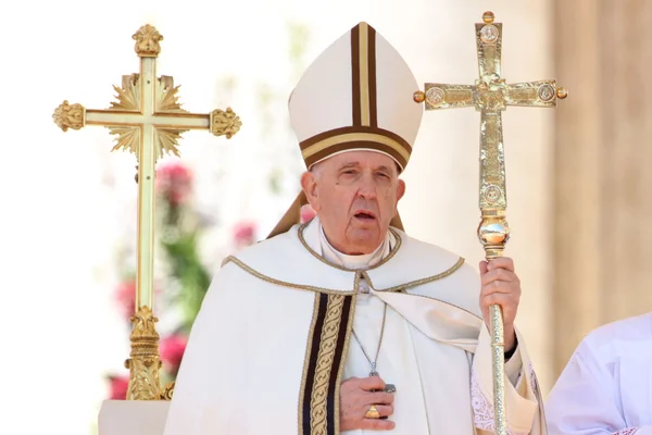 papa francisco na missa de páscoa no vaticano praça são pedro 2023