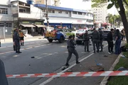 Carro bate em moto, sobe em calçada e deixa um morto e 4 feridos em SP - imagem 4 Carro bate em moto, sobe em calçada e deixa um morto e 4 feridos em SP - imagem 4