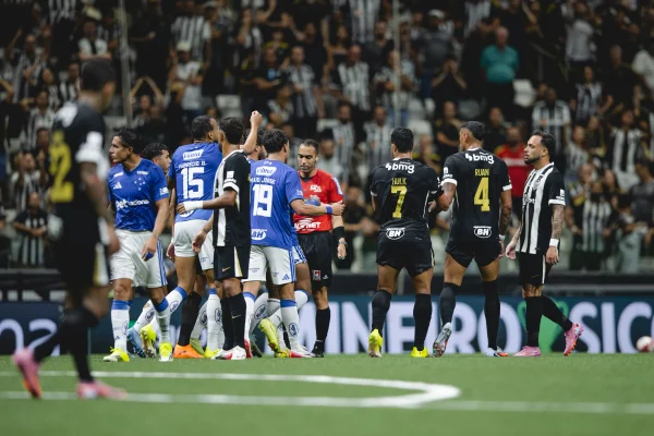Atlético-MG se reúne com Comissão de Arbitragem da Federação Mineira