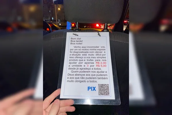 Jovem compartilhou plaquinha do motorista