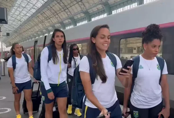 Ataques a trens atrasam chegada da Seleção feminina de futebol a Paris