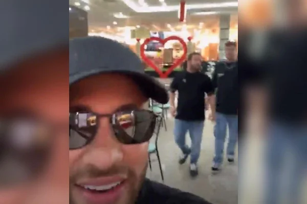 Neymar no Shopping Brisamar