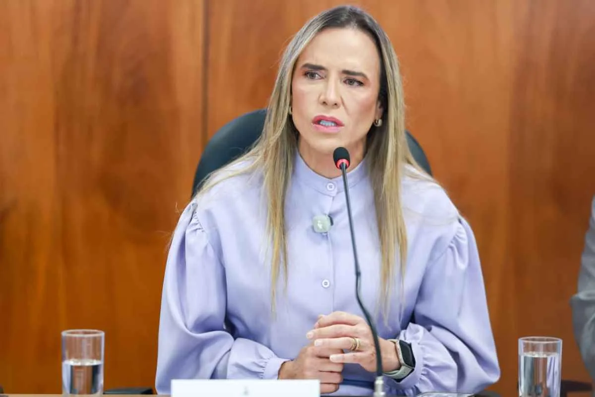 Governadora Celina Leão em coletiva de imprensa Governadora Celina Leão em coletiva de imprensa