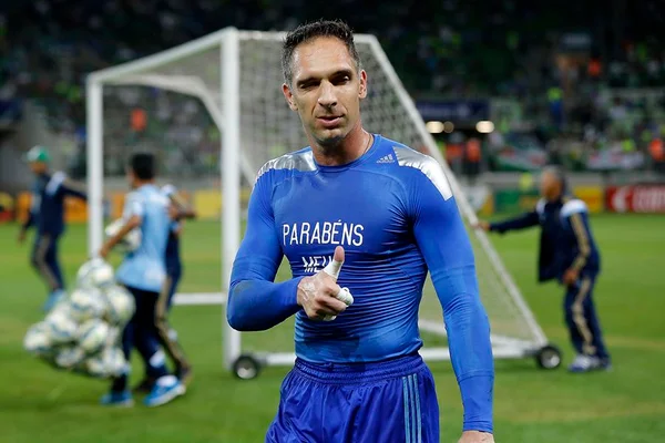 “Minha saída do Palmeiras foi estranha”, diz Fernando Prass