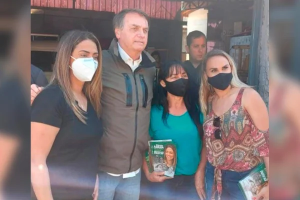 Flávia Arruda e Bolsonaro no Sol Nascente