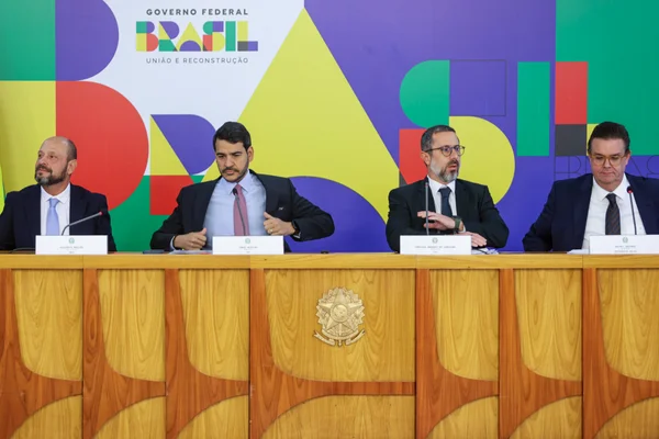 Advogado-geral da União, Jorge Messias, INSS, Gilberto Waller, e Vinicius Carvalho e o Ministro Sidônio Palmeira, durante coletiva sobre a operação Sem Desconto fraudes no INSS - Metrópoles 2