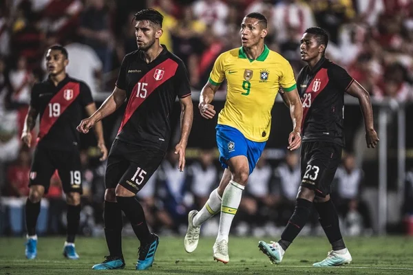 Peru se vinga da final da Copa América e derrota Brasil em amistoso