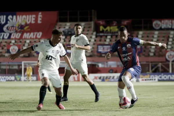 Foto colorida de Bryan - Metrópoles