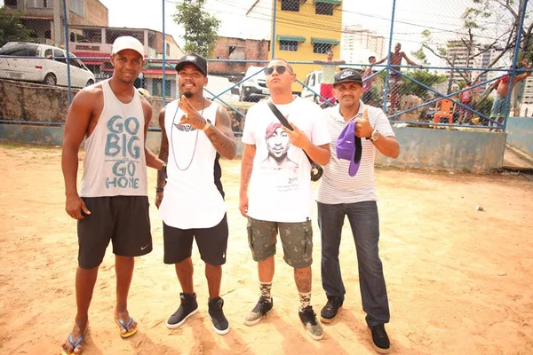 Rapper de Brasília faz música para jogador Marinho, que atua na China