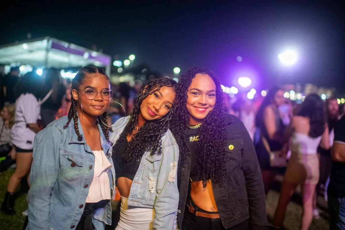 Luz, fogos e espetáculo: Alok leva multidão ao aniversário de Brasília - imagem 3 Luz, fogos e espetáculo: Alok leva multidão ao aniversário de Brasília - imagem 3