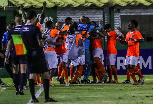 Surpresa do Carioca, Nova Iguaçu é o adversário do Inter em Brasília