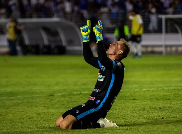 CSA bate Corinthians no Rei Pelé e tira paulistas do G6