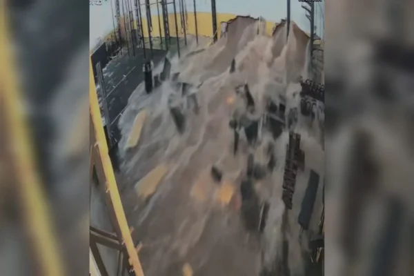 Enxurrada destrói parede e inunda academia na zona sul de São Paulo - Metrópoles