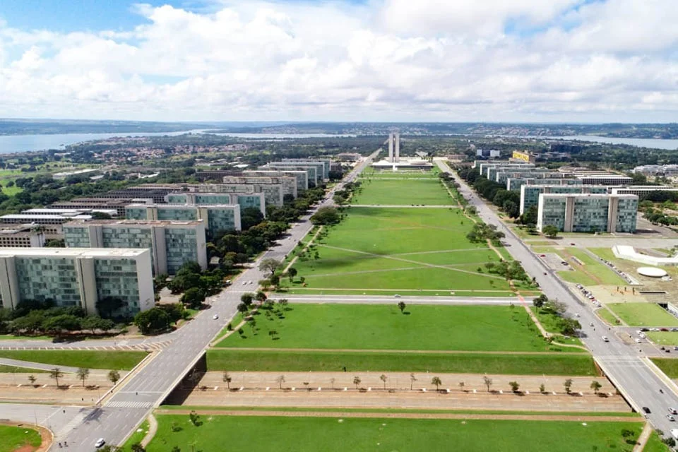 A Esplanada dos Ministérios A Esplanada dos Ministérios