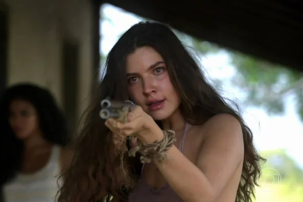 Alanis Guillen surge como Juma Marruá, de Pantanal, pela primeira vez