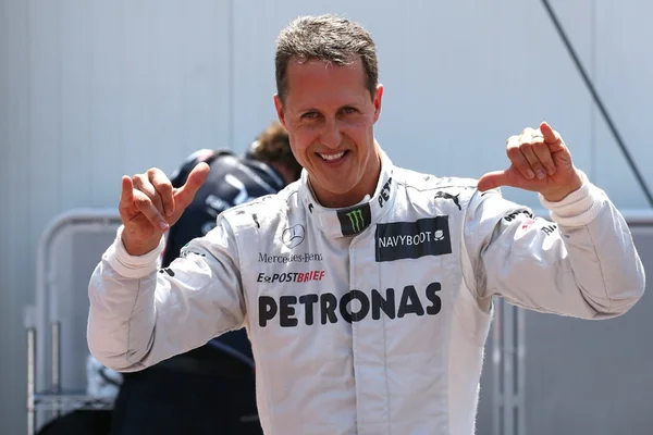 Michael Schumacher estaria consciente após tratamento secreto em Paris