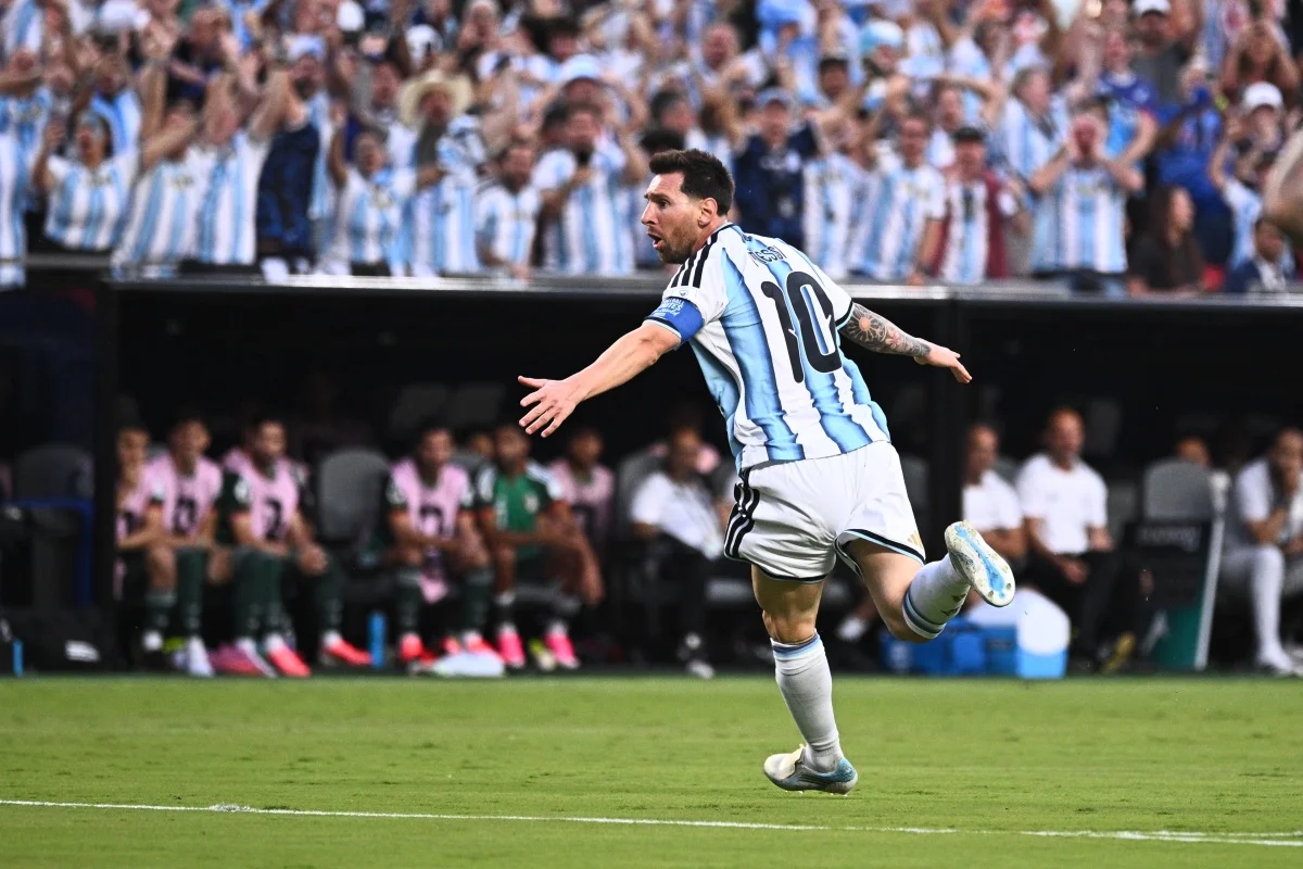 Messi dedica hat-trick para argentinos e diz ser sempre mandante - imagem 6 Messi dedica hat-trick para argentinos e diz ser sempre mandante - imagem 6