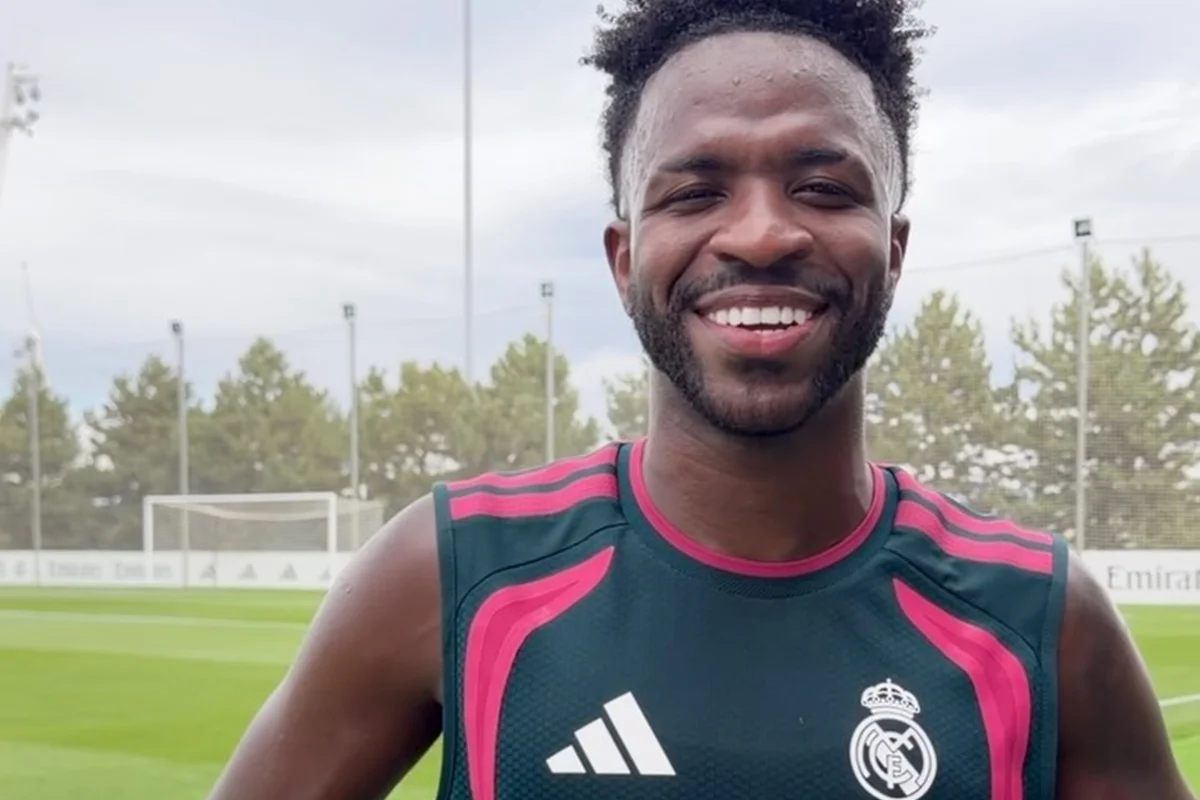 Mudanças de Vini Jr. voltam à tona após reapresentação ao Real Madrid Mudanças de Vini Jr. voltam à tona após reapresentação ao Real Madrid