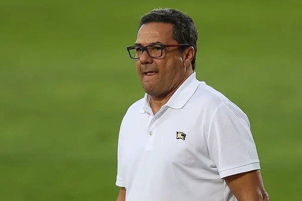 De luto por morte de Calçada, Vasco inicia preparação para pegar Goiás