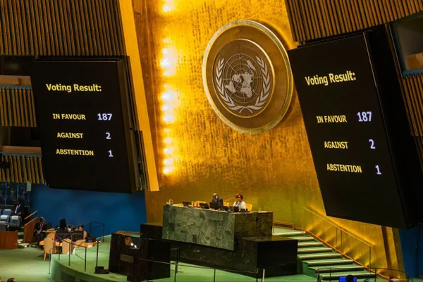 Imagem colorida mostra plenário da Assembleia Geral da ONU - Metrópoles