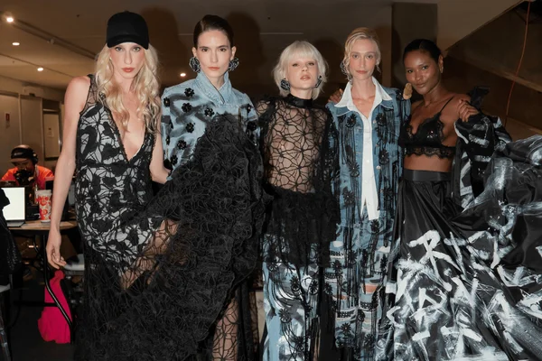 George Azevedo destaca brasilidades no Metrópoles Catwalk