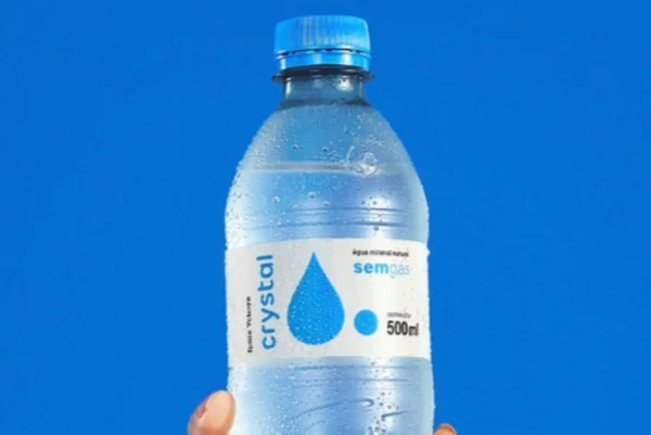 Lote com 374 mil garrafas de Água Crystal contaminada foi produzido no Entorno