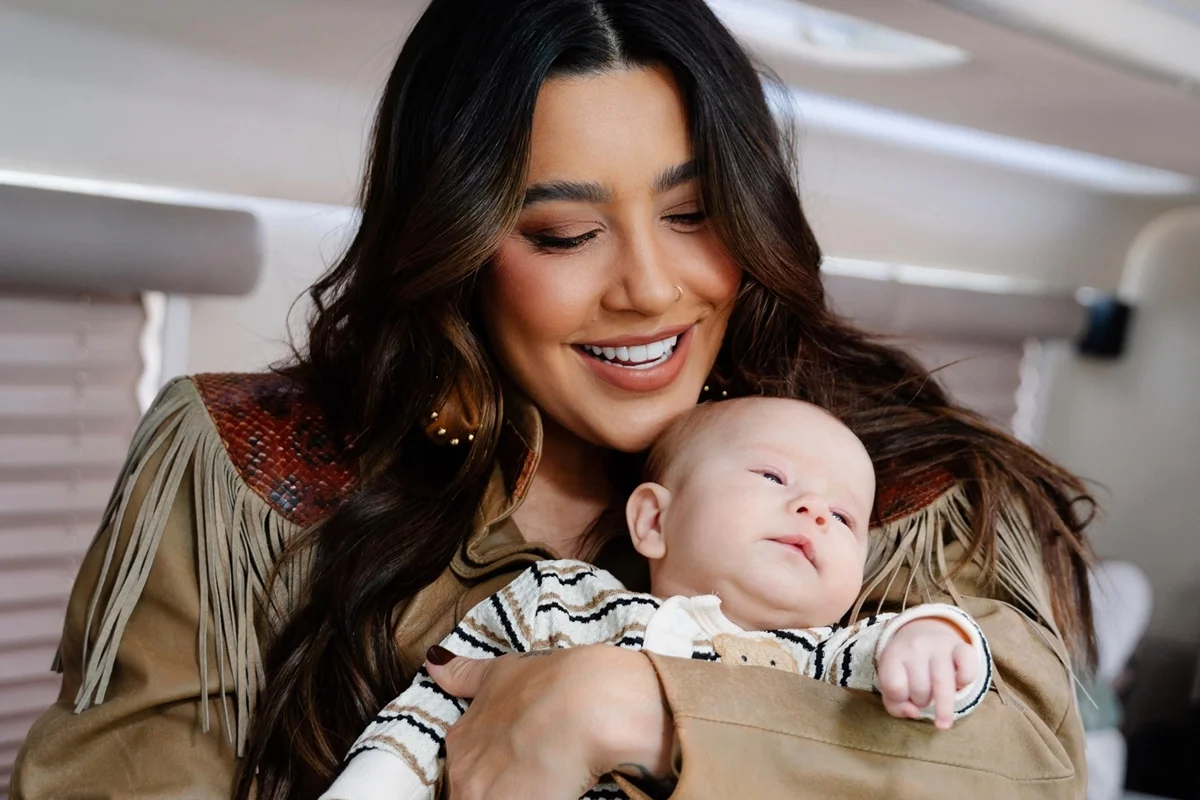 Dom é o primeiro filho da cantora Lauana Prado Dom é o primeiro filho da cantora Lauana Prado