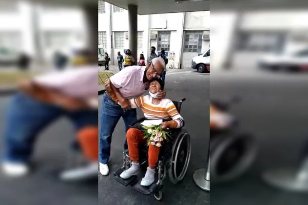 Casal de idosos se reencontrou