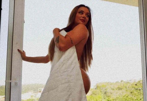 juju salimeni - bumbum - cirurgia
