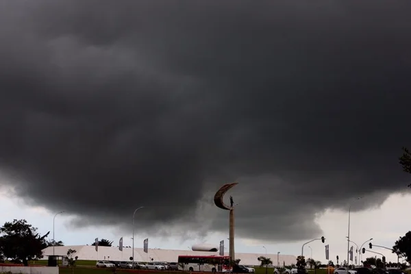 Inmet alerta para tempestade de granizo nesta sexta-feira (28) no DF