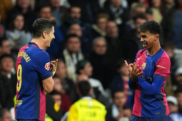 Imagem colorida de Lewandowski e Lamal