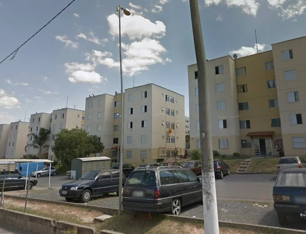 Imagem colorida mostra condomínio de prédios onde um casal de idosos foi encontrado morto em Campinas, no interior de São Paulo - Metrópoles