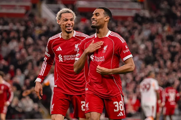 Liverpool atropela Galatasaray e avança para as quartas da Champions