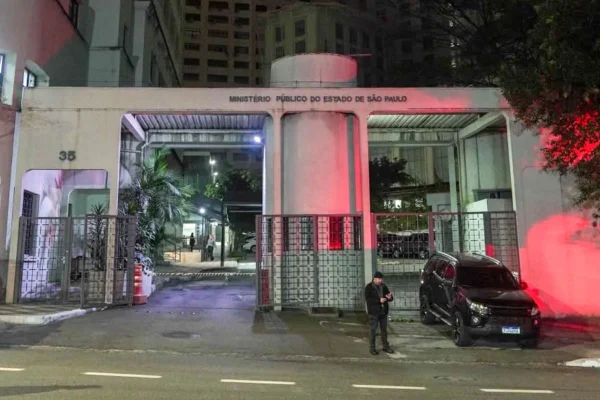 Imagem colorida mostra operação contra fraude no ICMS. Metrópoles