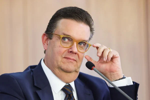 Ministro da Previdência Social, Wolney Queiroz, durante entrevista coletiva sobre a operação Sem Desconto, que investiga fraudes no INSS - Metrópoles 3