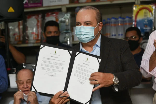 Governador Ibaneis Rocha assina ordem de serviço para início das obras nas quadras 502 à 508 e 513 à 516 Sul e entrega reforma das quadras 509/510 Sul